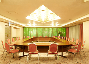 会議室：社内旅行等、大人数の団体様にもご利用頂ける施設です